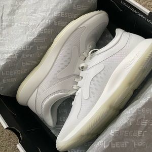 *Lululemon* Women’s Strongfeel Sneakers, size 7.5